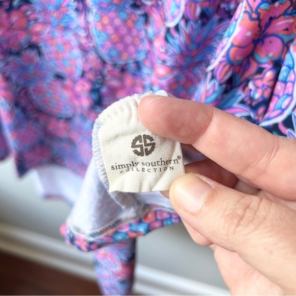 Simply Southern pineapple print crossover neck tunic shirt with pockets - Picture 7 of 8